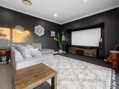 2 Pamphlet Lane, Coomera