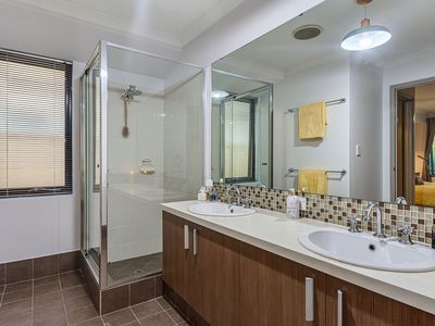 137 Lagoon Drive, Yanchep