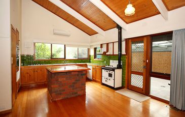 1 Young Street, Beaconsfield Upper