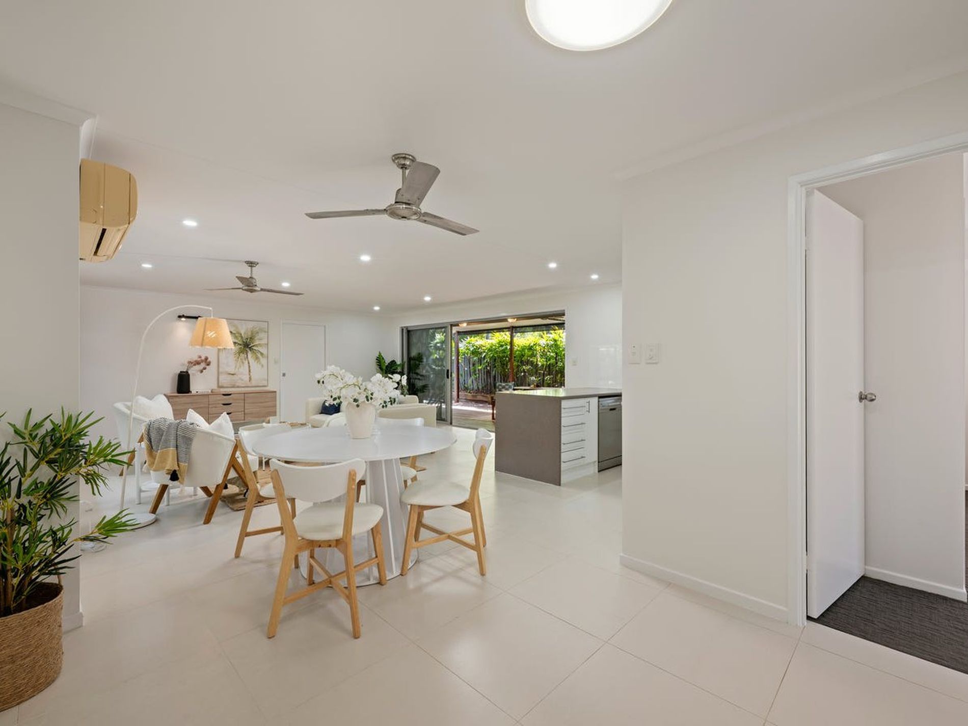 1 / 5 Carrothool Place, Mooloolaba