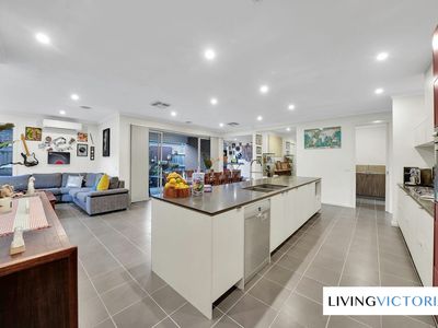 8 Hilderbrand Avenue, Williams Landing