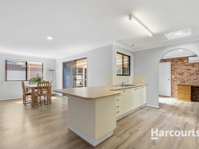 6 Taurus Spur, Narrawallee