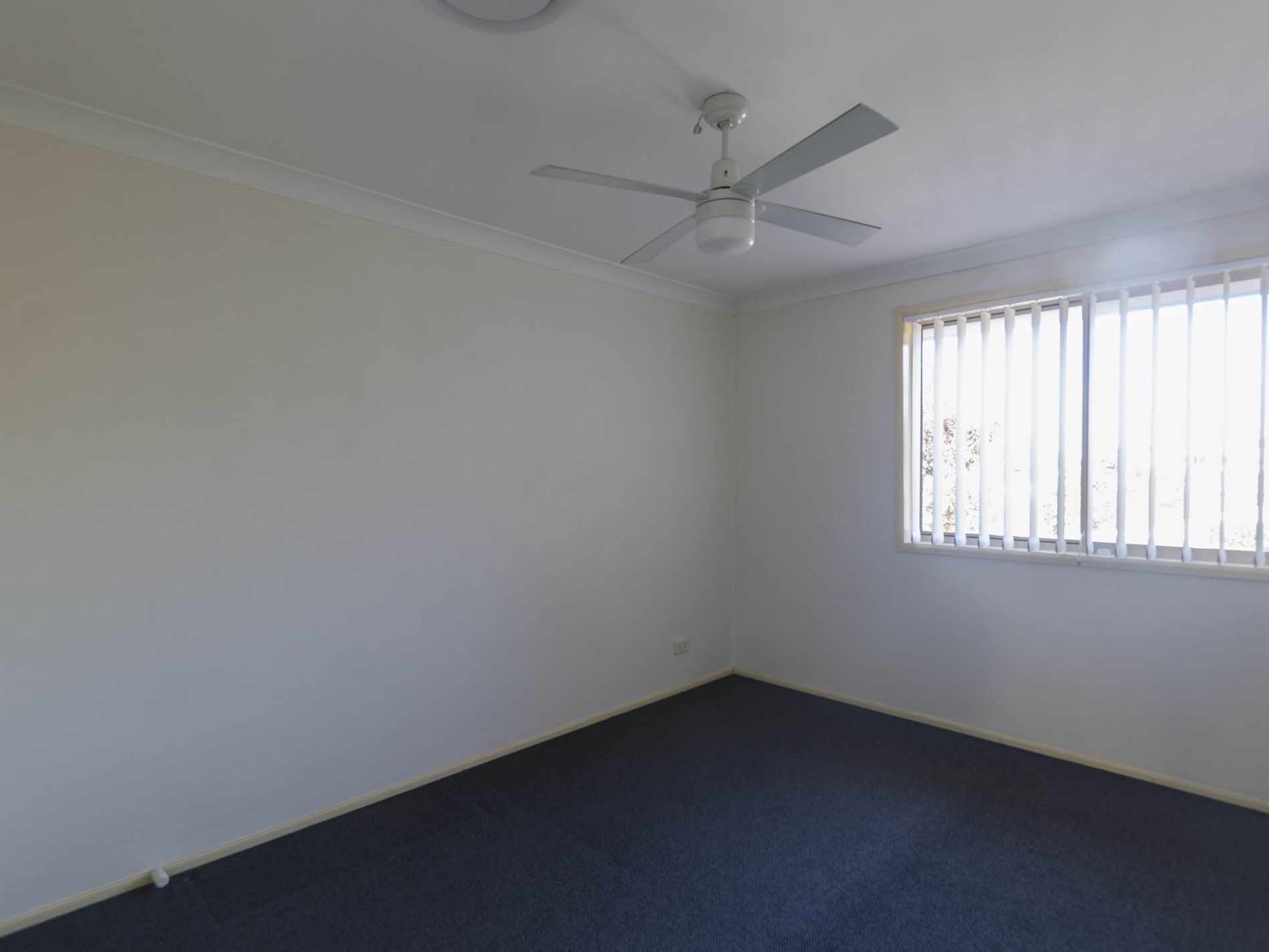 4 / 12 Pine Road, Casula
