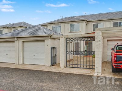 24 / 1 Bronberg Court, Southport