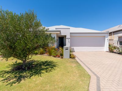13 Coniston Bend, Waikiki