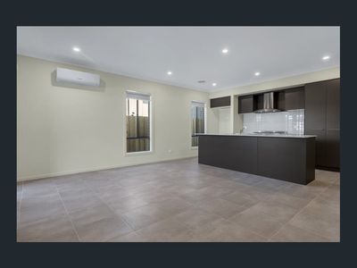 43 Hawkestone Street, Melton South