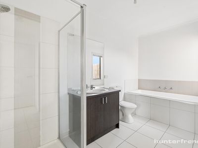 2 / 16 Lynch Court, Altona Meadows