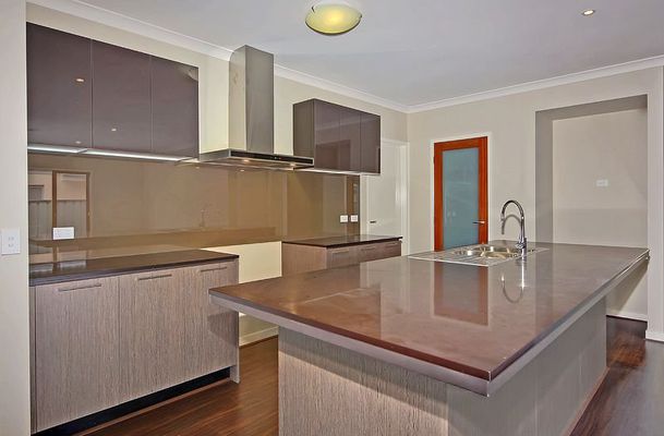 18318 Saltbush Crescent, Craigieburn