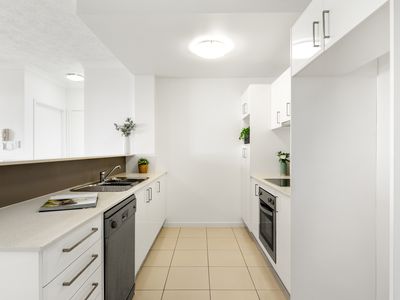9 / 159 Clarence Road, Indooroopilly