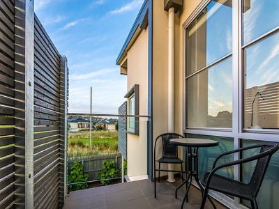 7 / 4 Ficinia Mews, Highton