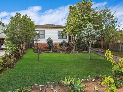 6 Stanley Avenue, Farmborough Heights