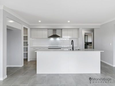 41 Riverside Esplanade, Jimboomba