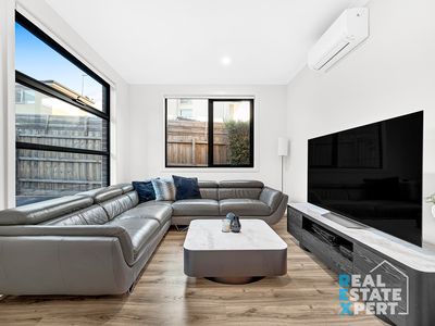 2 / 69 Somerville Road, Hampton Park