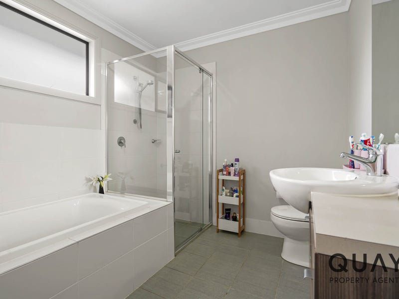 27 Bishop Crescent, Bonnyrigg
