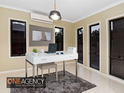 4 Conlan Court, Augustine Heights