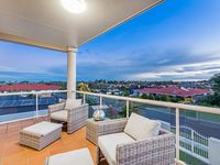 1 Nowingi Close, Eight Mile Plains