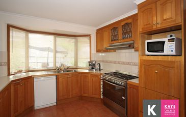 21 Grange Circuit, Beaconsfield