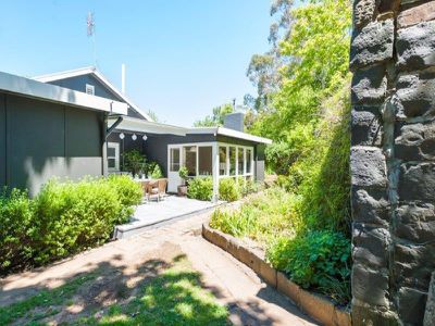 6 Cheniston Road, Mount Macedon
