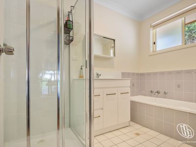 42 Mummaga Lake Drive, Dalmeny