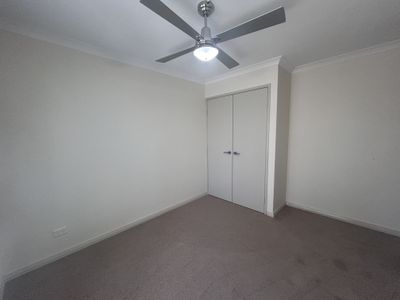 17 Pinot Loop, Pearsall