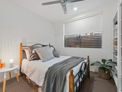 2 / 64 Pembroke Road, Coorparoo