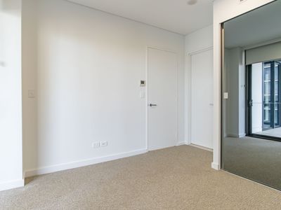 621 / 5 Finch Drive, Eastgardens
