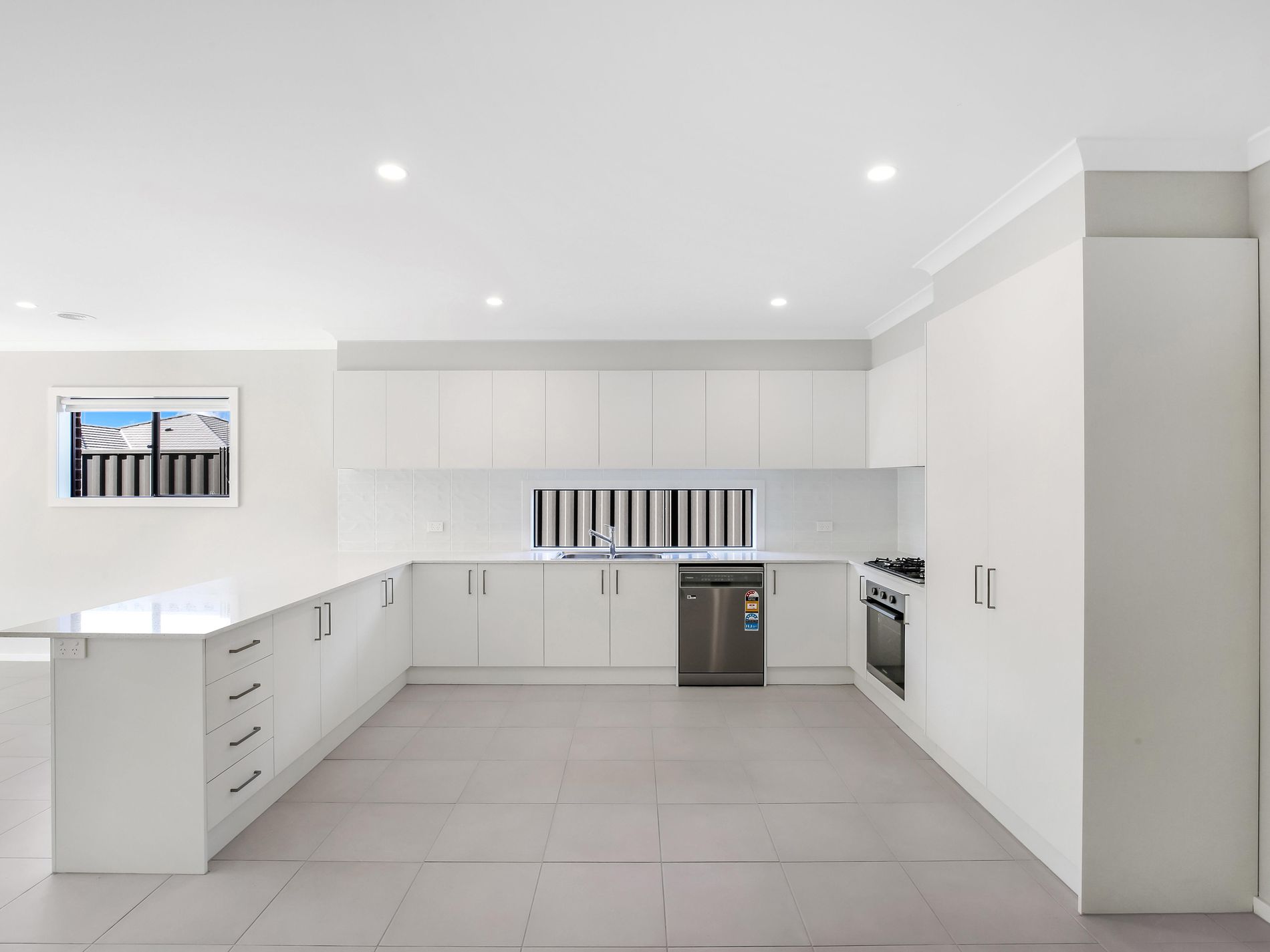 39 Tecoma Street, Manor Lakes