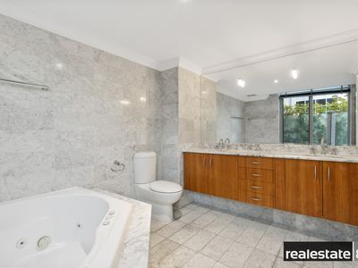 33 / 20 Royal Street, East Perth