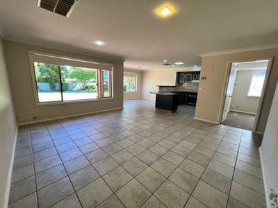 23 Falconer Way, Dubbo