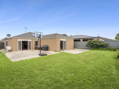 9 Cape Barron Drive, Lara