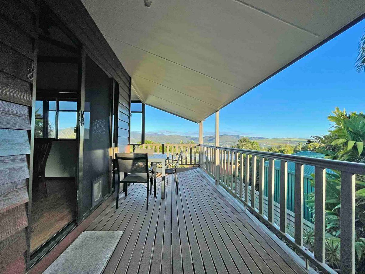 9 Tenth Avenue, Atherton