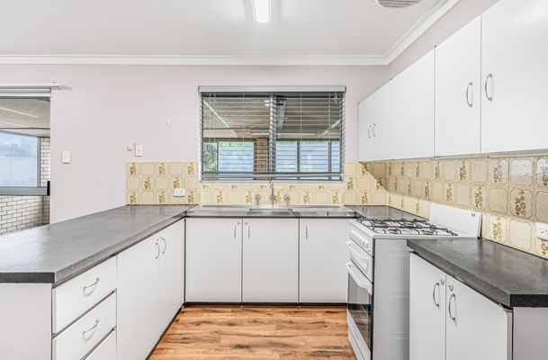 12b Seabrooke Avenue, Rockingham