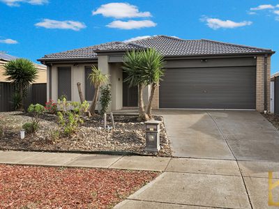 33 Arrowhead Street, Manor Lakes