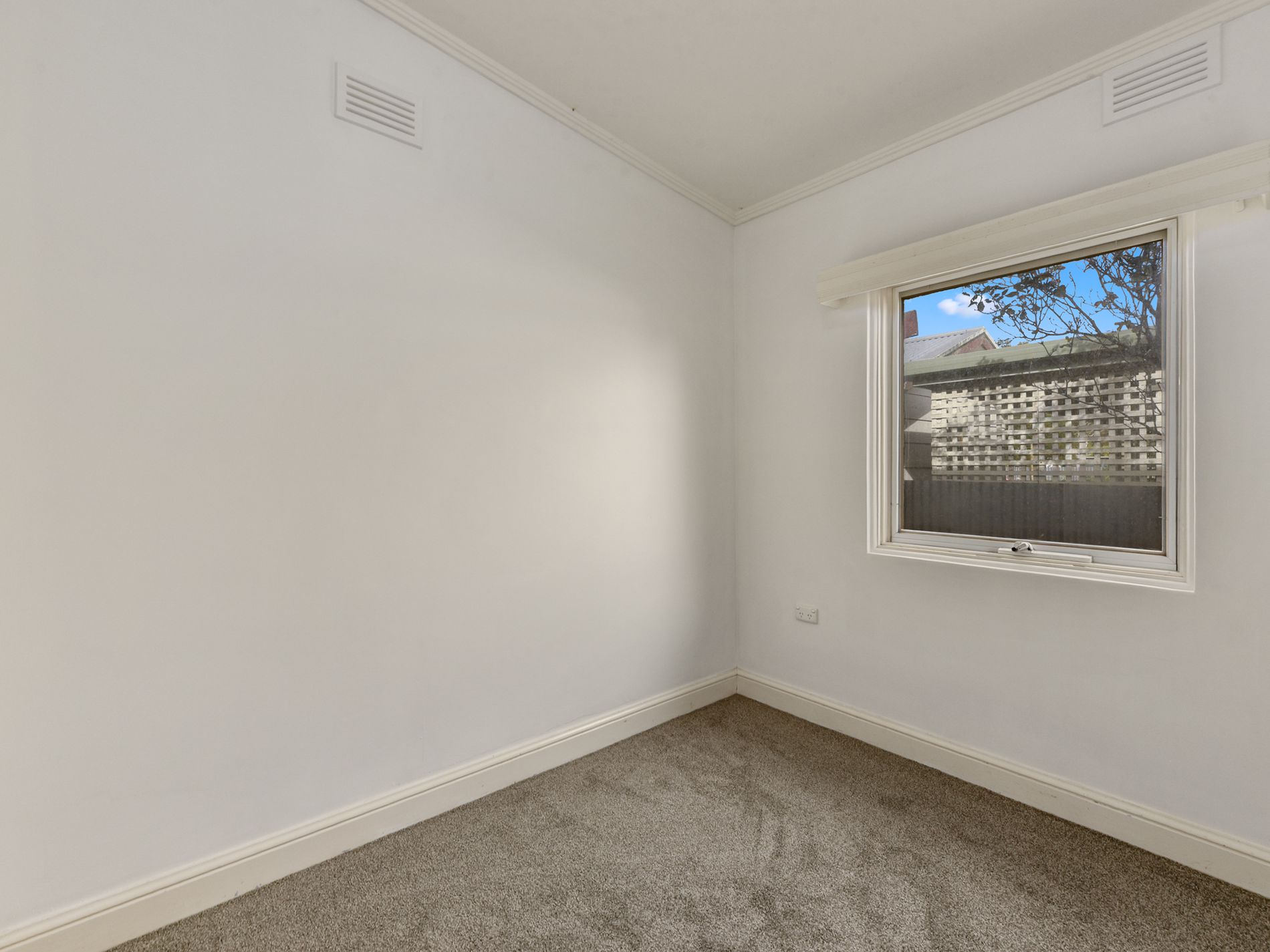 1 Degaris Street, Millicent