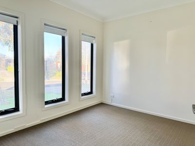 40 Grovedale Way, Manor Lakes
