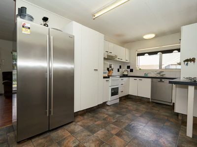 8 Kingsley Street, Rochedale South
