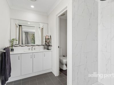 10 Teague Way, Lakelands