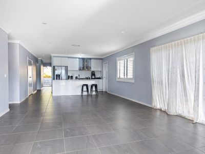 6 Mawson Place, Sunshine Bay