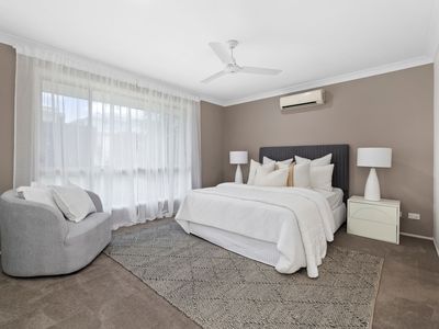 11 Lachlan Drive, Wakerley