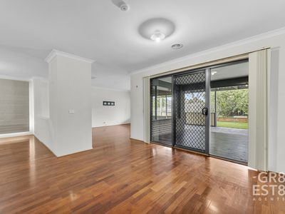 5 Parnum Place, Lynbrook