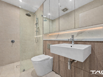 533 / 3 Maple Tree Road, Westmead