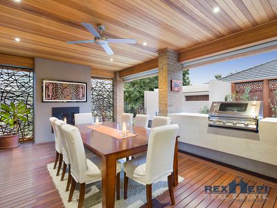14 Mountainview Boulevard, Cranbourne North