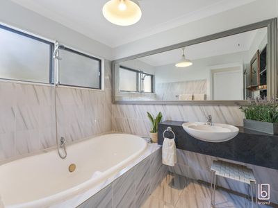 16 Ada Avenue, Noraville