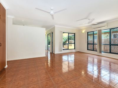 5 Wodyetia Close, Durack