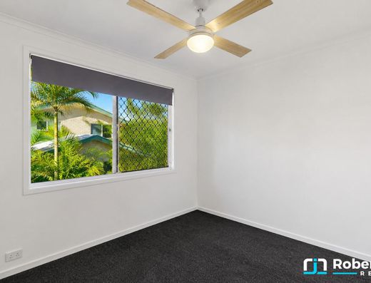 Townhouse in the heart of Coolum Beach image 11 Townhouse in the heart of Coolum Beach image 11