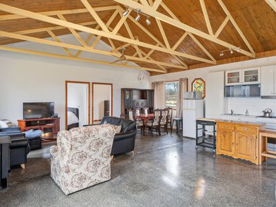 105 Speed Road, Hilldene