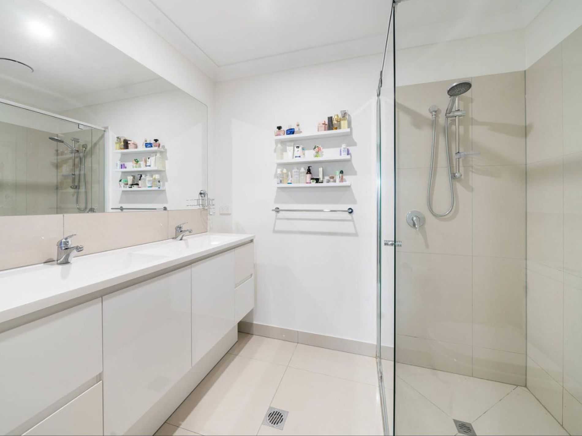 2/17 McInnes Crescent, Glenvale