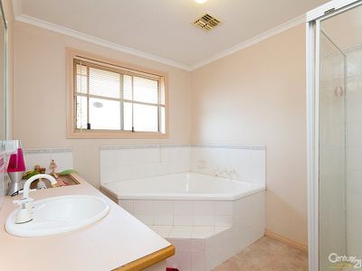 9 Legend Court, Hallam