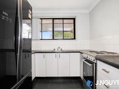 9 / 45 Pine Road, Casula