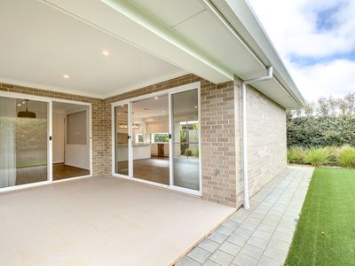 166 Heysen Boulevard, Mount Barker